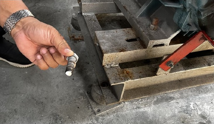 AMTPro - Test 7 Foundation bolt removed by hand from the blower base